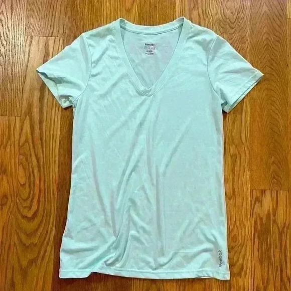 Reebok Women's Size Large Light Green Dry Fit V-Neck T-Shirt EUC - Picture 1 of 3